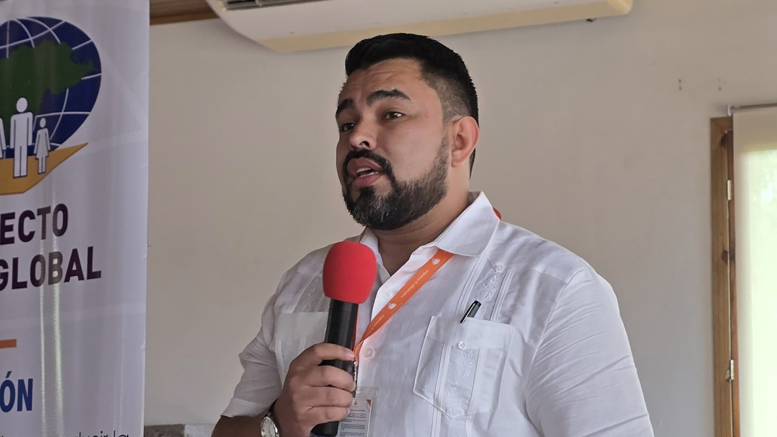 Ing. Danny Velásquez, Gerente General de Naranja y Media